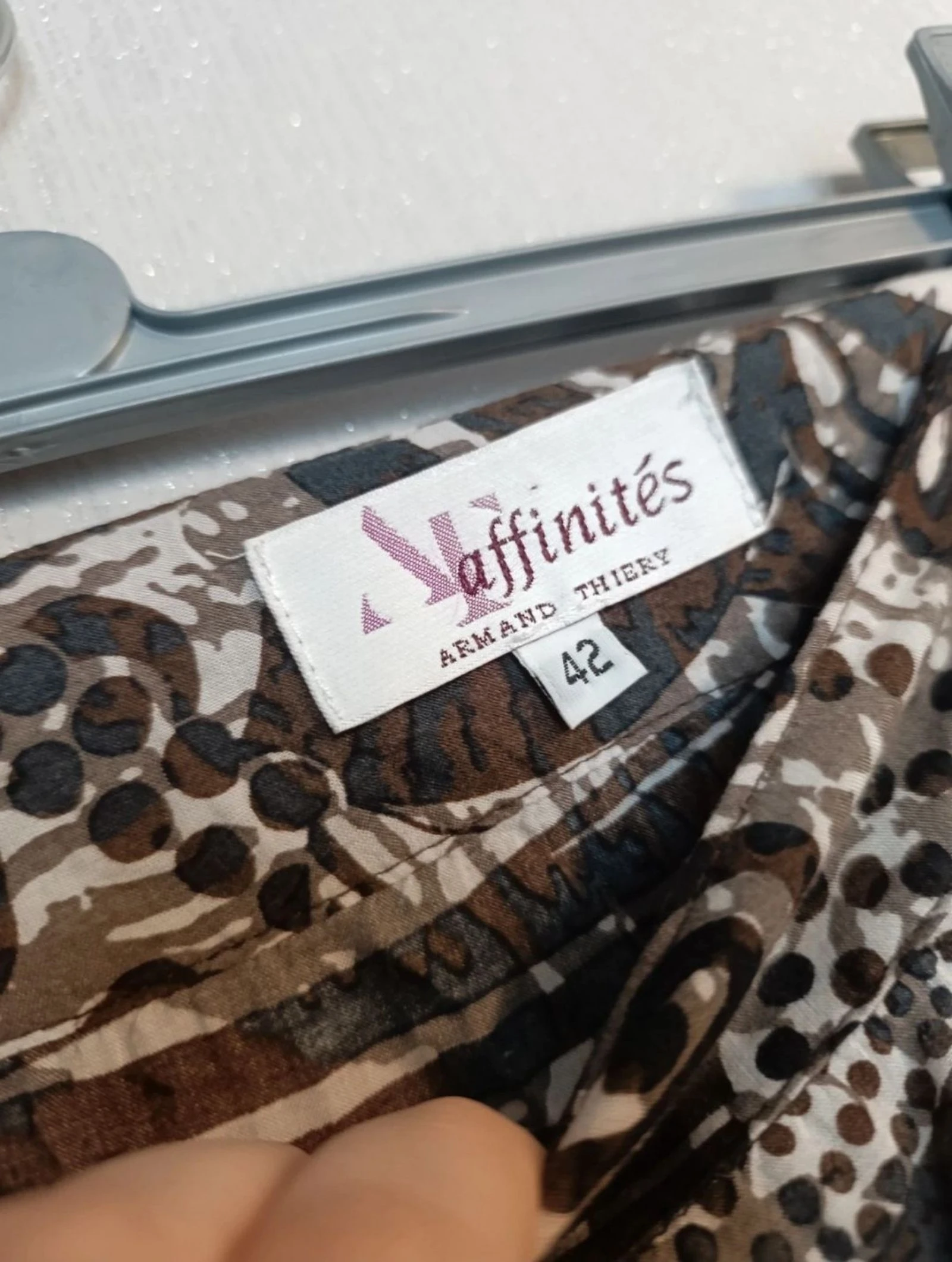 Falda Armand Thiery con estampado gráfico en negro, beige y marrón talla 42 100% Viscosa – photo 3